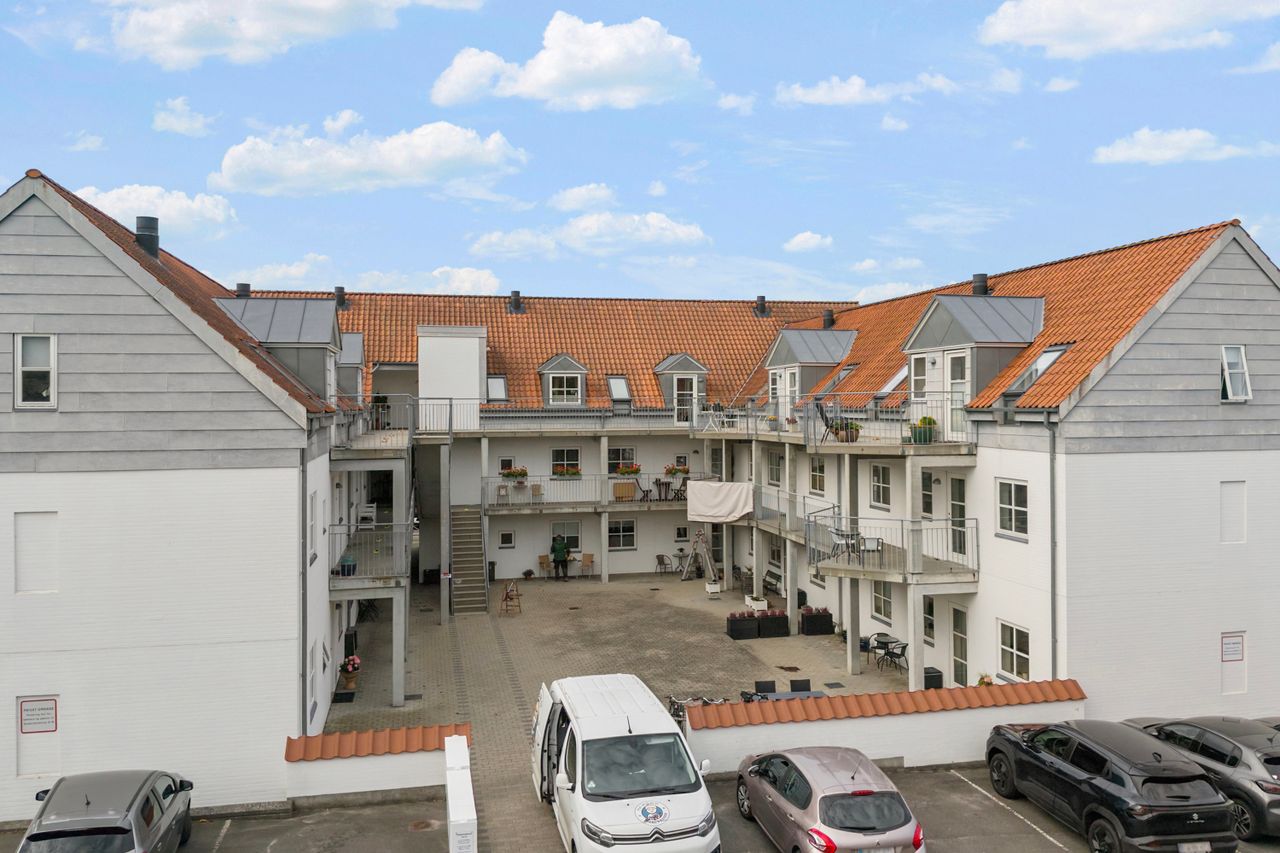 image 01